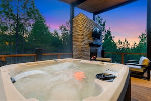 Luxury hot tub for your relaxation!