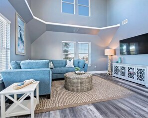 Meticulously clean living space with seating for the whole family!