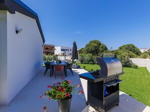 Plante, Ciel, Fleur, Bâtiment, Fenêtre, Pot De Fleur, Bleu, Ombre, Plante D'Appartement, Chaise