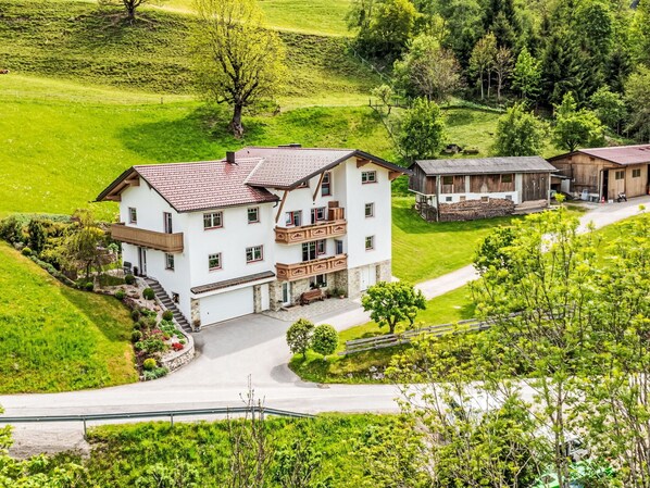 Pflanze, Eigentum, Gebäude, Grün, Natürliche Landschaft, Grundstueck, Baum, Haus, Die Architektur, Vegetation