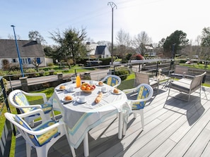 Plante, L'Eau, Bâtiment, Ciel, Propriété, Piscine, Bleu Azur, Arbre, Plan D'Eau, Loisir