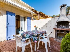 Plante, L'Eau, Bâtiment, Ciel, Propriété, Piscine, Bleu Azur, Arbre, Plan D'Eau, Loisir