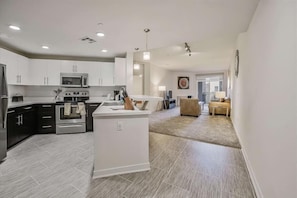 San Diego 1 Bedroom Kitchen