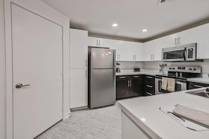 San Diego 1 Bedroom Kitchen