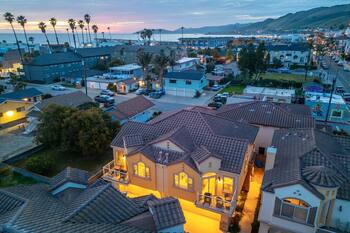 One block from Beach 3BR Sleeps 8!