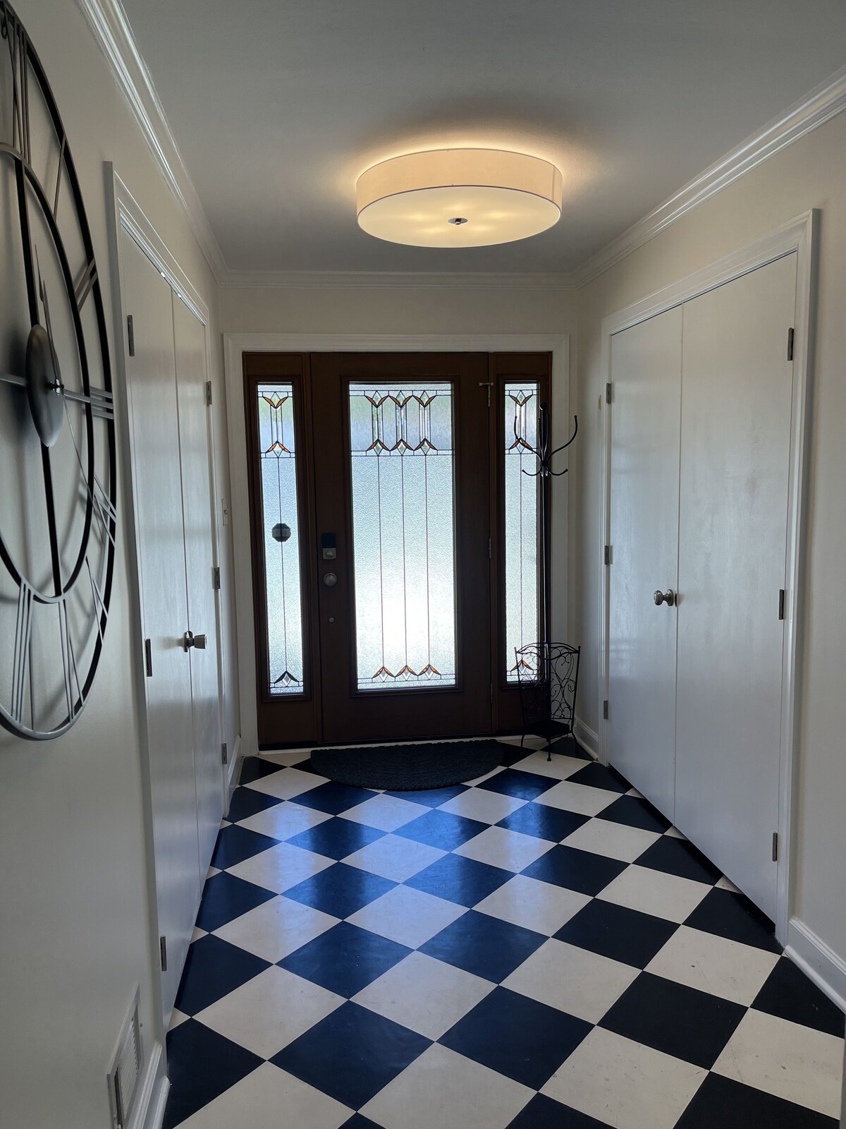 Walking distance to the masters. 5 bedrooms 10 queen beds 6 full bathrooms