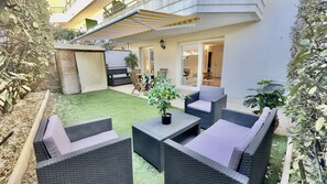 terrasse et jardin de 45m2