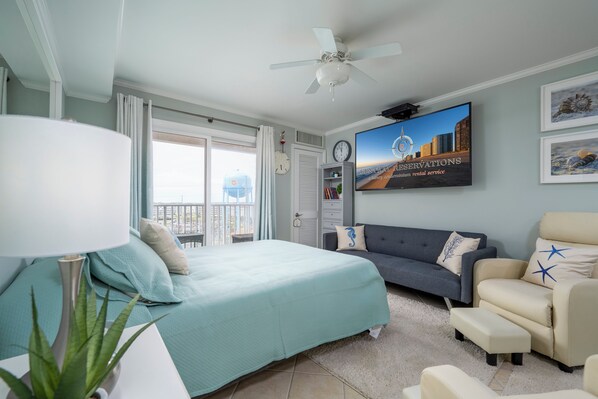 Living and Sleeping Area 