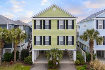 Walk to the Beach 6 BR Beach House with a Private Pool! 4 Family Fun