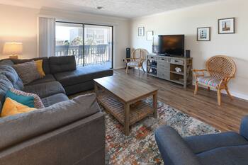 2nd Row 2 BR Condo with a Shared Pool! Pelican Pass 201A