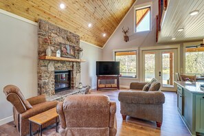 Living Area | Gas Fireplace | Smart TV | Board Games | 1st Floor