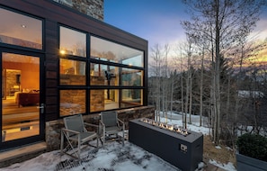 4 - outdoor seating and fireplace