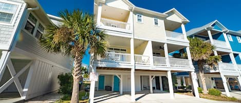 Welcome to Aloha House! Just a 1-minute walk to the beach.