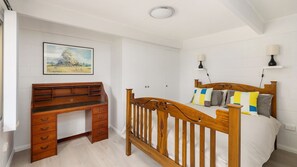 Studio Nelson | Queen Bed