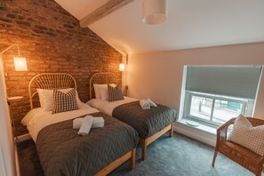 Twin bedroom