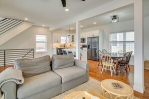 Living Room | 2nd Floor | Smart TV w/ Cable | Central A/C & Heat | Free WiFi