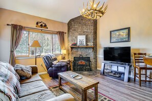 Living Room | Smart TV | Central A/C + Heating | 1st Floor