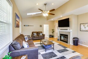 Living Room | Free WiFi | Fireplace | Central A/C | Queen Sleeper Sofa