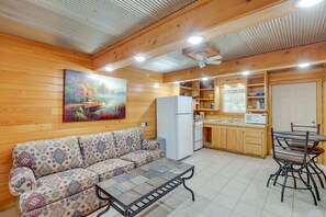 Interior | Single-Story Cabin | Central Heating & A/C | Free WiFi