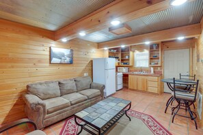 Interior | Single-Story Cabin | Central Heating & A/C | Free WiFi