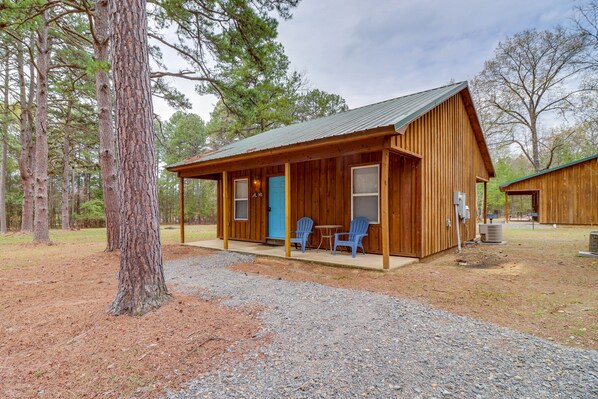 Heber Springs Vacation Rental | 1BR | 1BA | 500 Sq Ft | 2 Steps Required