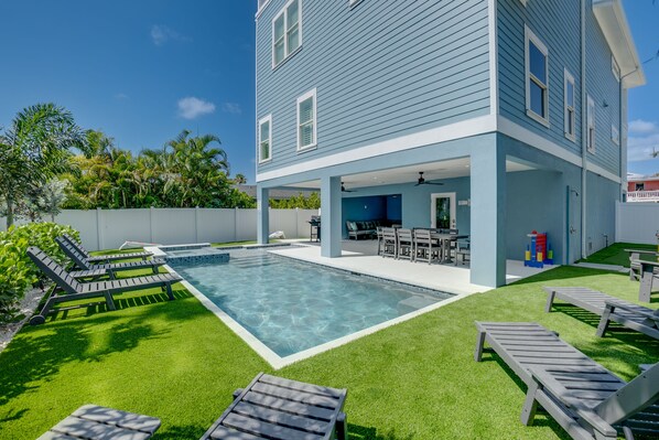 Private Heated Pool & Spa