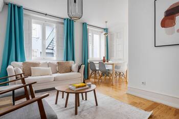 Blueground | Arroios, fully furnished