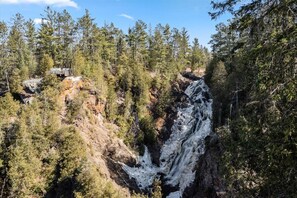 Waterfalls! 2- highest waterfalls in Wisconsin - 8 miles to Pattison state park