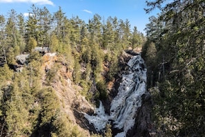 Waterfalls! 2- highest waterfalls in Wisconsin - 8 miles to Pattison state park