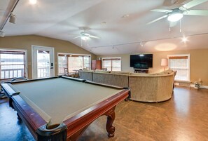 Loft Pool Table & Flat Screen TV