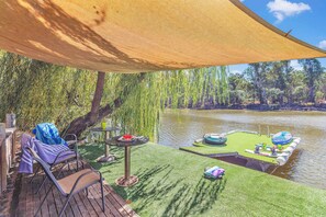 Private pontoon