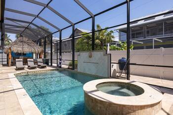 Gorgeous Near Beach Residence with Pool, Spa, and Bikes