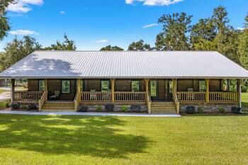 Tranquil Suite w/ Porch < 2 Mi to Cedar Lakes!