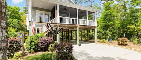 Welcome to Blue Heron Landing in the quiet wooded area of Oak Island. 1/2 mile to the beach, shopping, restaurants & entertainment.