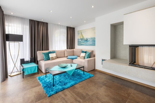 Wohnzimmer mit Heizkamin