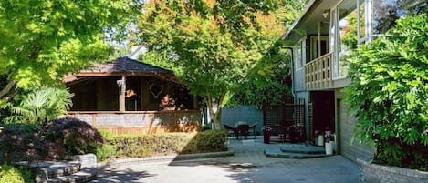Amazing large grounds with ample parking