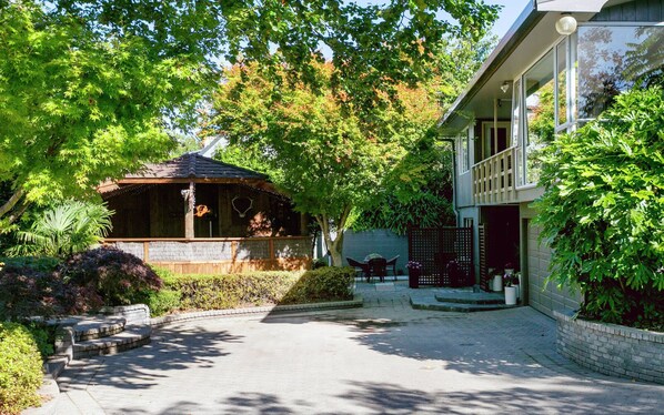 Amazing large grounds with ample parking