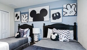 Look at those spectacular paintings, Mickey's room. 