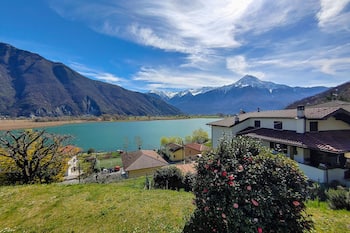 Panorama Mera holiday flat with garden