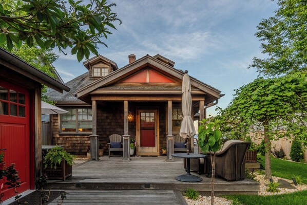 Beautiful front yard entry.