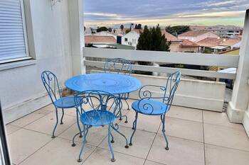 2BR Apartment 700m from Beach with Pool and Terrace