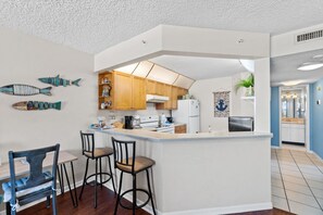 Kitchen with Breakfast Bar