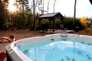 Bain à remous extérieur