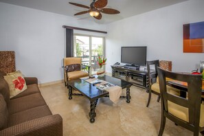 Resort View Condo - Living Room