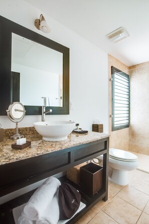 LLV - bathroom