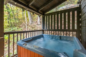Private Hot Tub For Relaxing!