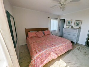 Main Bedroom - King Bed