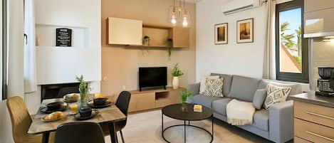 Open-Plan Living • Dining & Smart-TV Lounge