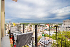 High-end condo in the heart of Versalles