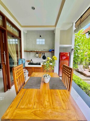 Outdoor dining